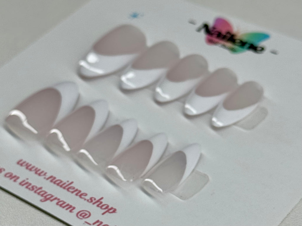 Set of false nails on a display card with Nailene branding.